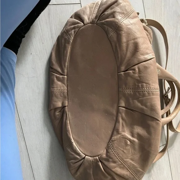 Elegant Tan Leather Women's Bag authentic Celine bag - Picture 8 of 16